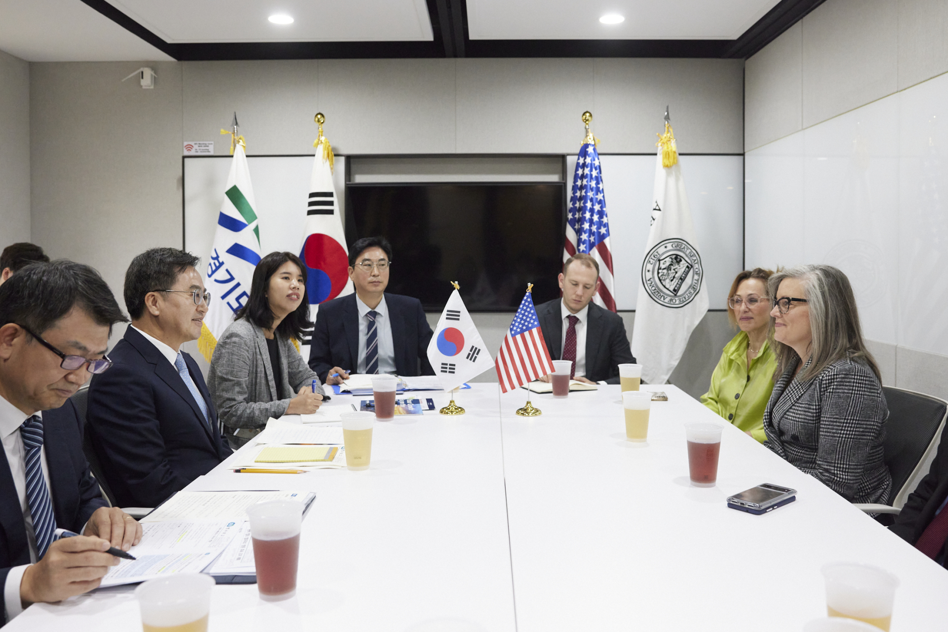 김동연 지사, 케이티 홉스 미 애리조나 주지사, 지방정부 간 상호 협력 교류 논의